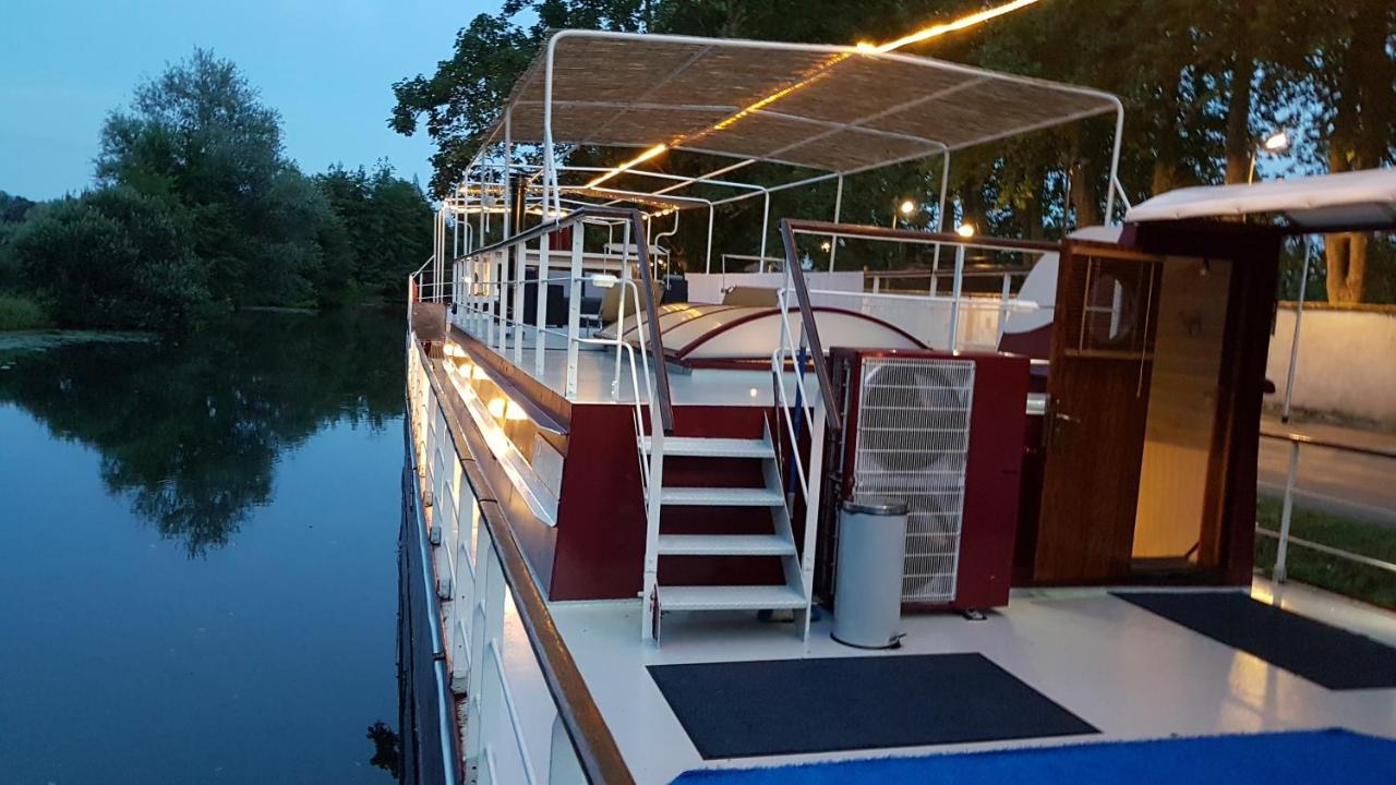 Péniche D'hôtes Couette-café
