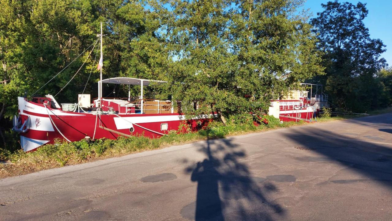 Alojamento de Acomodação e Pequeno-almoço Péniche D'hôtes